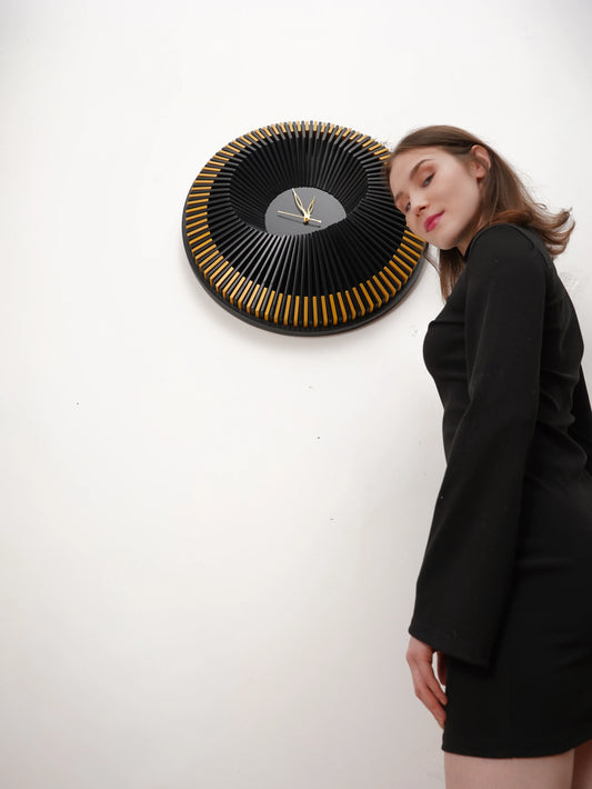 Kinetic 3D Radial Flux Wall Clock — Concentric Geometric Timepiece — Modern Op-Art Silent Art-Grade Composite Decor - velvet & grain