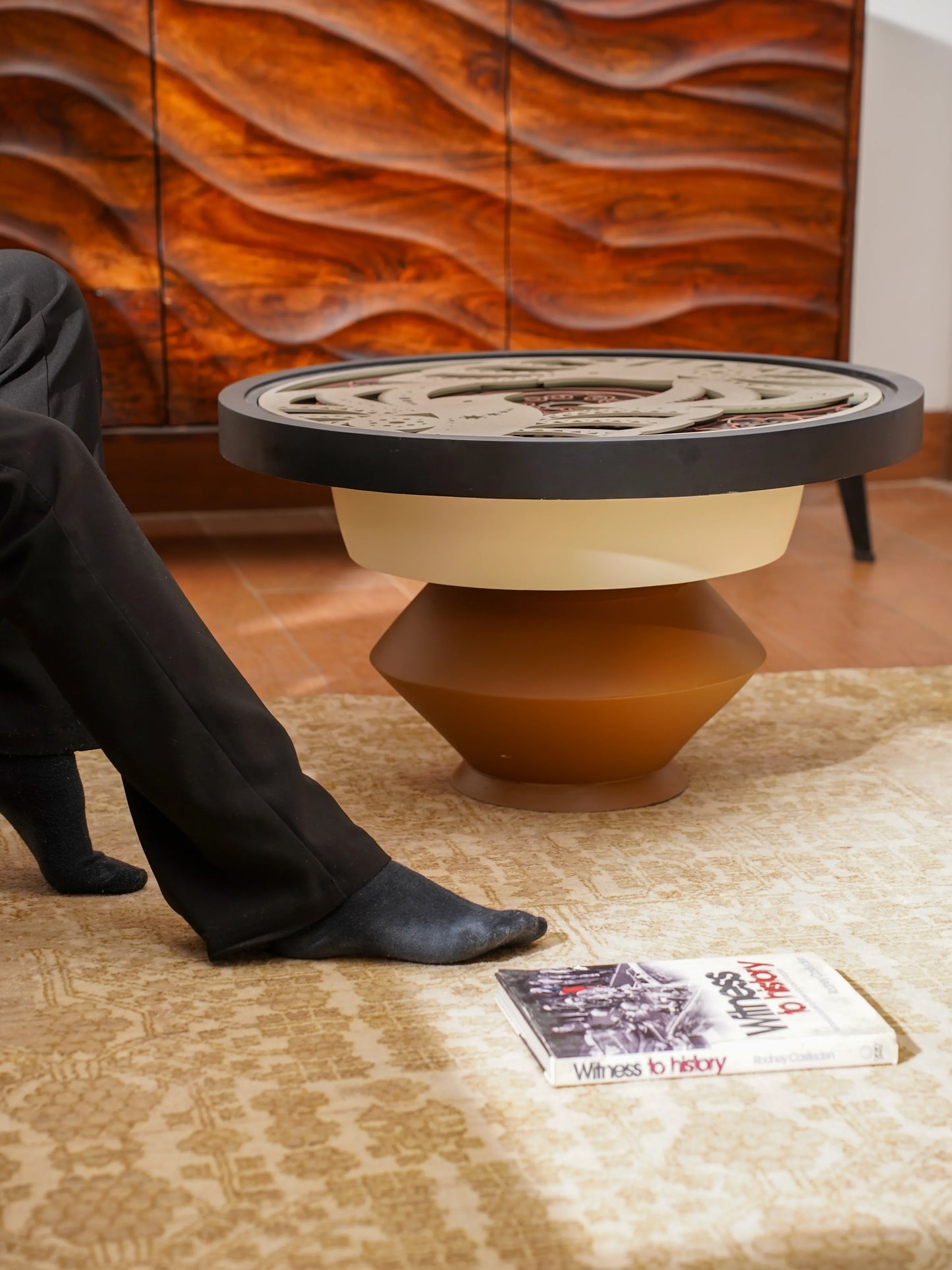 Aerodynamic Teakwood Coffee Table Terra Flight — 3D Sculptural Organic Furniture — Modern Floating-Effect Artisan Piece - velvet & grain